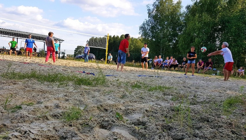 Powiat ostrołęcki. Turniej siatkówki plażowej w Długim Kącie. 3.08.2019 [ZDJĘCIA]