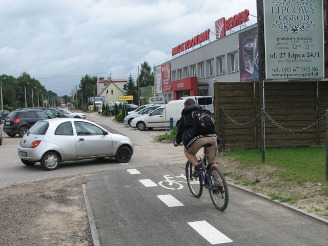 Miasto Białystok buduje drogi dla rowerów tam gdzie nie trzeba, a gdzie trzeba - nie. Tak uważa Rowerowy Białystok