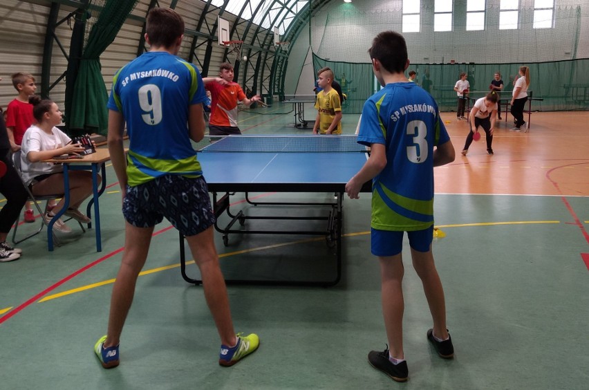 W Tłuchowie rozegrano powiatowe mistrzostwa w tenisie stołowym