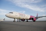 Pierwszy rejs na trasie Oslo - Rzeszów. Samolot linii Wizz Air został powitany salutem wodnym