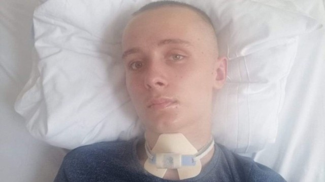 17-letni Mateusz Kowalski z Rudy Wielkiej potrzebuje pomocy i specjalistycznej rehabilitacji.