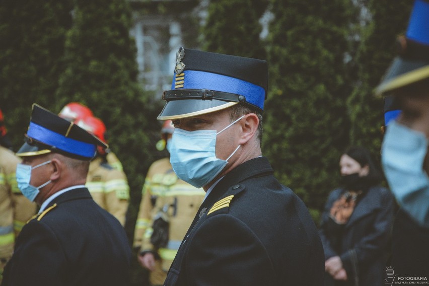 Dzień Strażaka w Tarnobrzegu. Były awanse i odznaczenia. Kto je otrzymał? (FOTO)