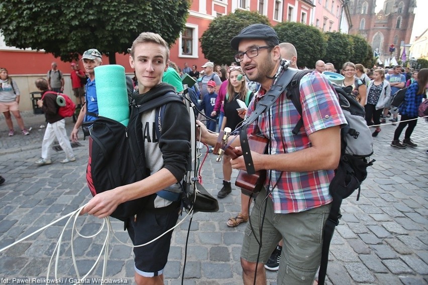 Wrocław: Wyruszyła piesza pielgrzymka na Jasną Górę (ZDJĘCIA)