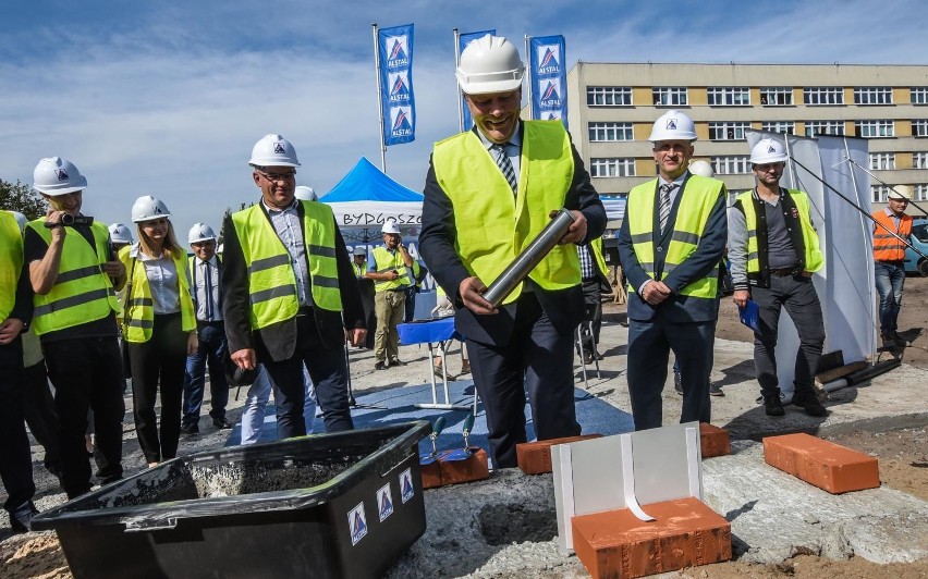 Dziś, w poniedziałek, 17.09., nastąpiło wmurowanie kamienia...