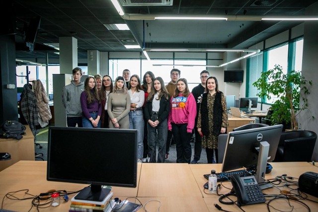 Uczniowie z klasy dziennikarskiej z VII Liceum Ogólnokształcącego w Białymstoku poznawali w naszej redakcji tajniki pracy dziennikarza