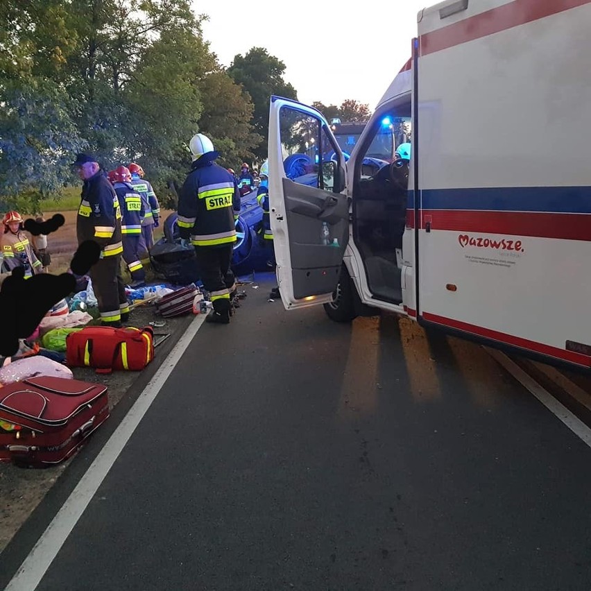 Wypadek w Wiśniewie pod Przasnyszem. Cztery osoby zostały ranne. 10.08.2020. Zdjęcia
