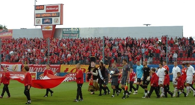 Archiwalne zdjęcia stadionu, piłkarzy, działaczy i kibiców...