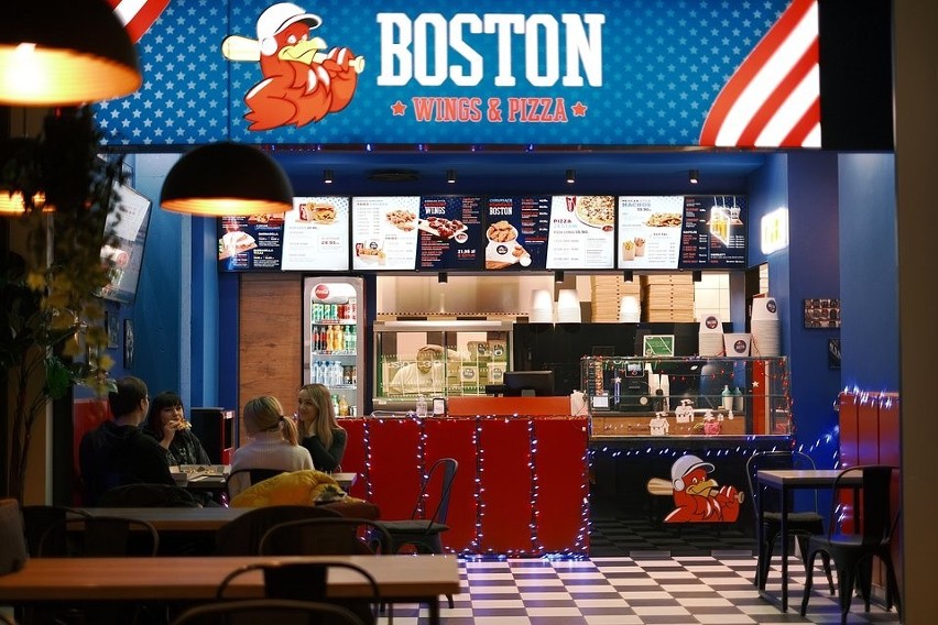 Pomysł na biznes. Boston Wings & Pizza – nowa sieć franczyzowa na rynku debiutuje w Białymstoku [zdjęcia]