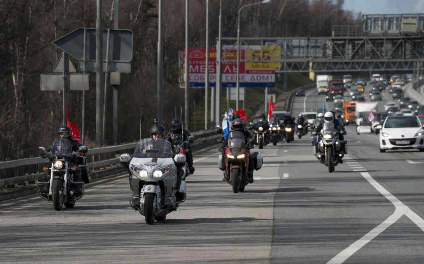 Nocne Wilki jadą przez Warszawę do Berlina, aby uczcić 70....