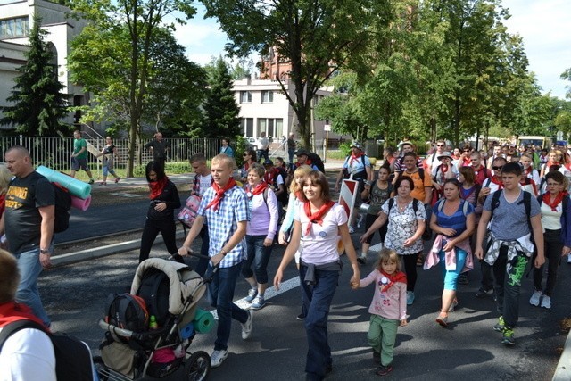 Rybnicka Pielgrzymka na Jasną Górę Wyruszyła