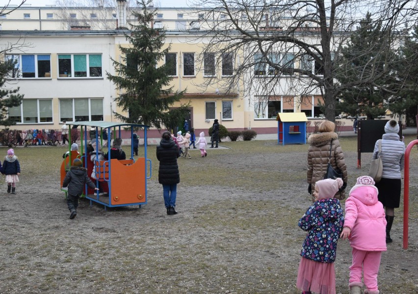 Alarmy w przedszkolach w Busku, Jędrzejowie i Kielcach. Ktoś wysłał pogróżki
