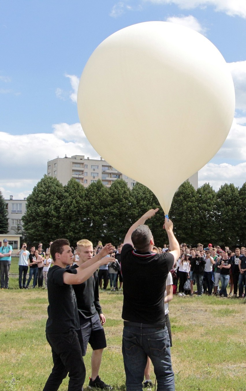 Start balonu stratosferycznego w Grudziądzu