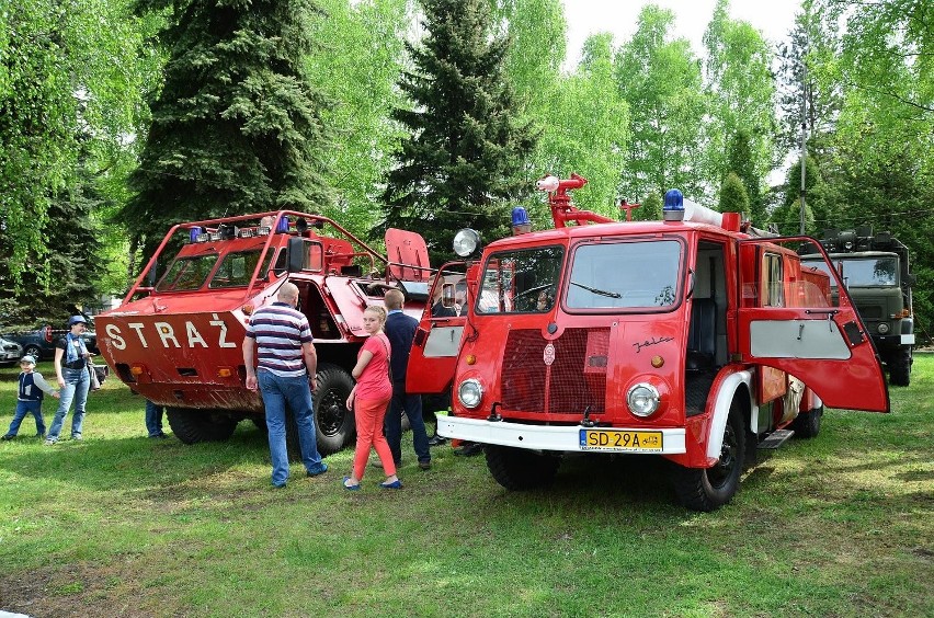 Piknik strażacki w siedzibie dąbrowskiej PSP