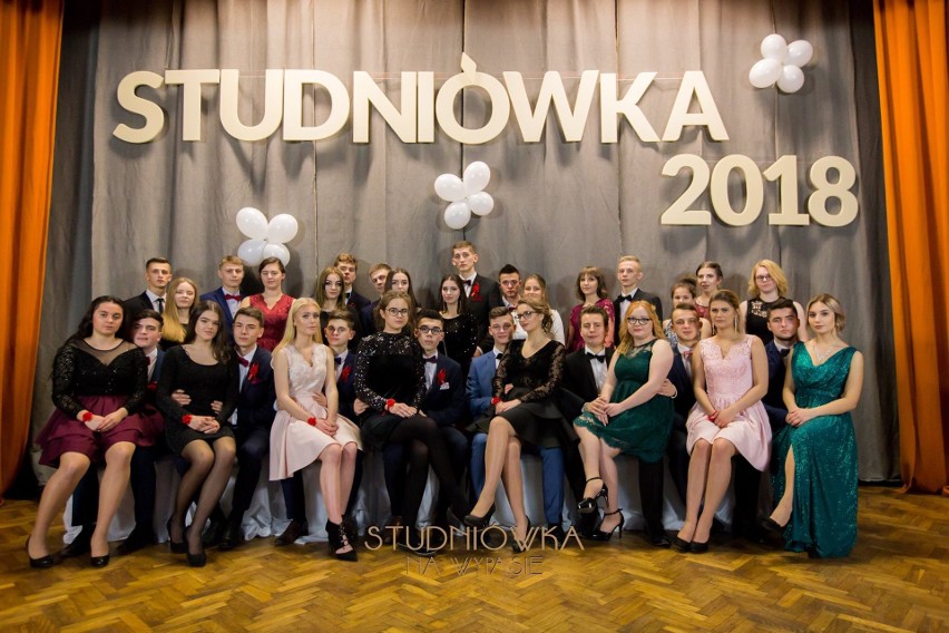 Uczniowie Liceum Ogólnokształcące w Wołczynie bawili się na...