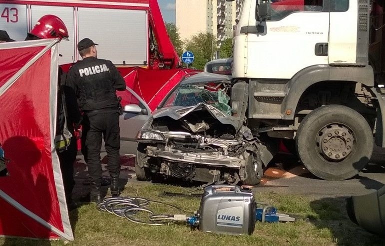 Tragiczny wypadek na Widzewie! Zmarła druga dziewczynka ranna na Rondzie Sybiraków! [FILM, zdjęcia]