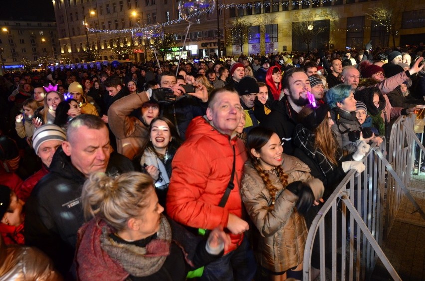 Pokazem fajerwerków, przy polskich i zagranicznych hitach...