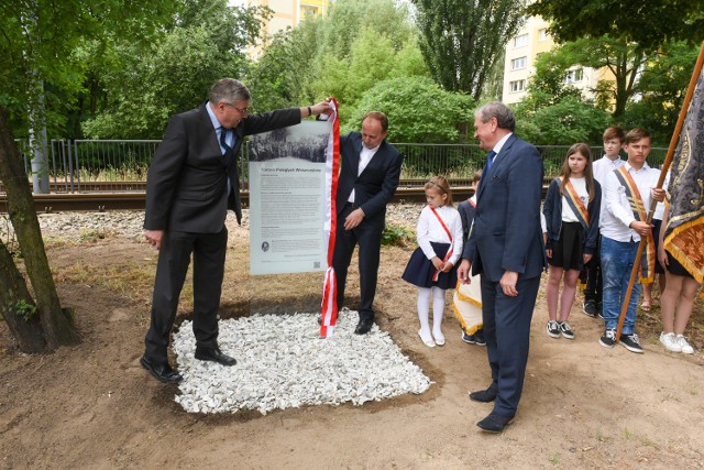 Poznań: Lipy ponownie szumią nad pomnikiem poległych winiarczyków