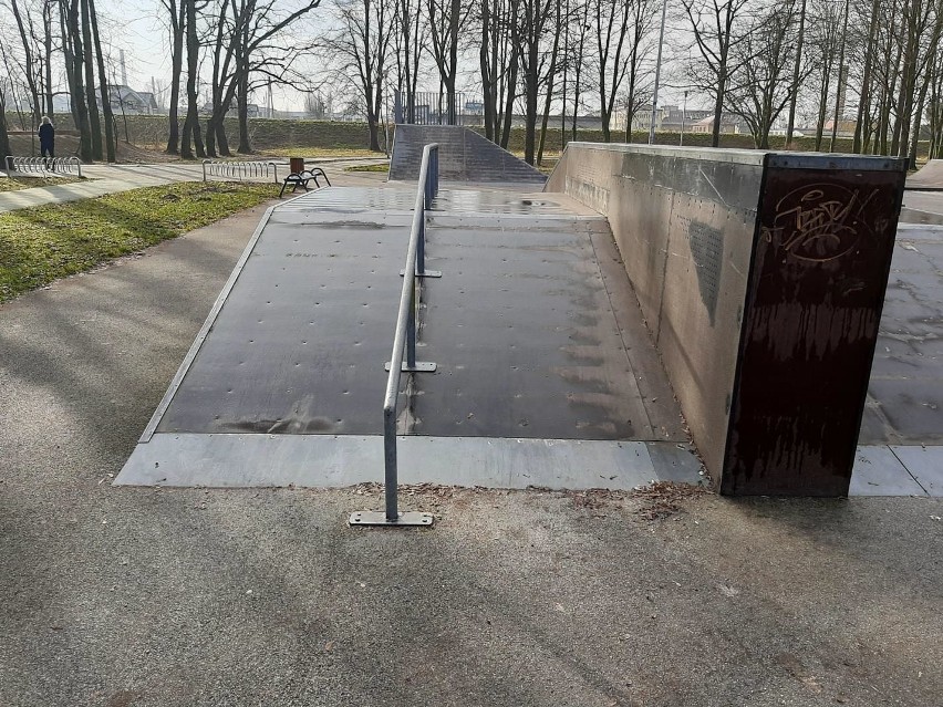 Nowy skate park w Ostrowcu ma być gotowy w połowie wakacji. Zobacz jak ma wyglądać [ZDJĘCIA] 