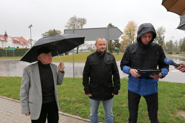 Józef Fiłonowicz, Mariusz Romanowicz i Radosław Sakowski (od lewej) nie zgadzają się z decyzją burmistrza Supraśla.