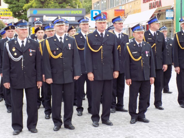 Strażacy świętowali na placu słowiańskim. Były medale, odznaczenia, a na koniec strażacka grochówka.