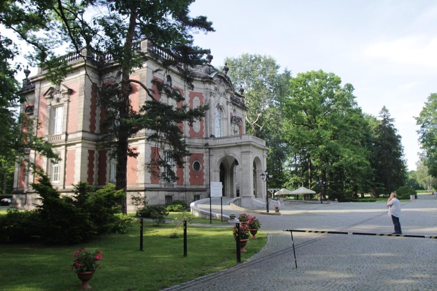 Powierzchnia całkowita parku wynosi 180 hektarów. Park...