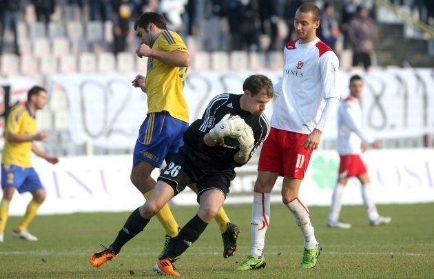 Jakub Więzik (z prawej) zdobywa gole dla Śląska Wrocław.