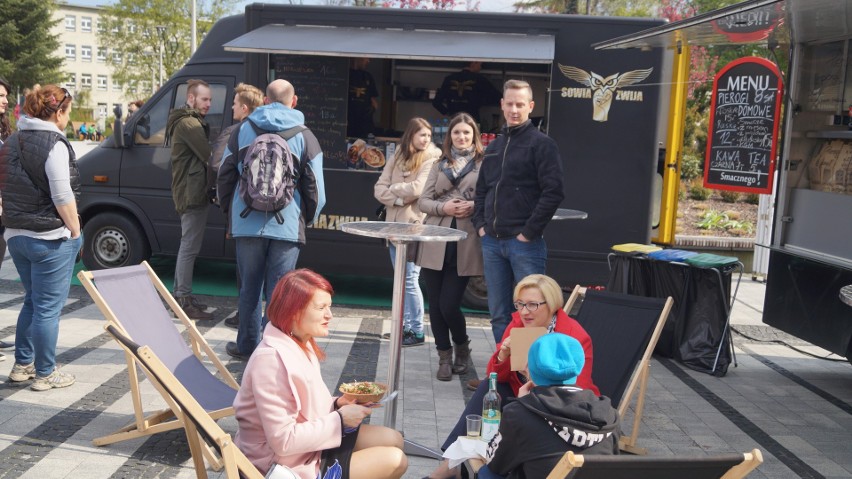 Pyszne jedzenie i świetna zabawa, czyli food trucki w...