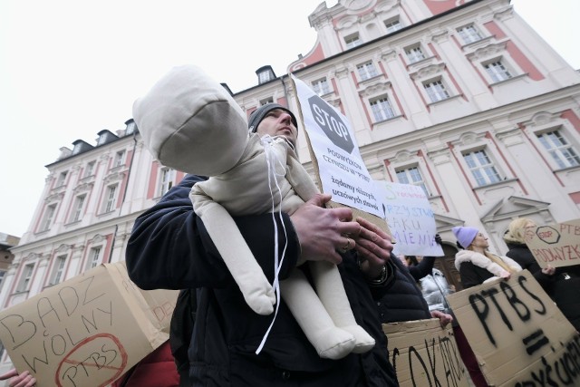 Protest mieszkańców Poznańskiego TBS przed Urzędem Miasta Poznania, 17 lutego 2023 r.