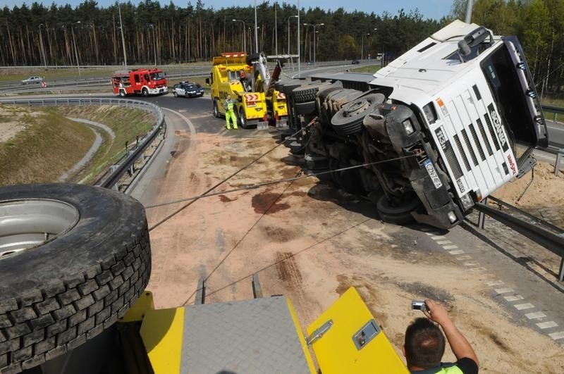 Wypadek ciężarówki w Stryszku