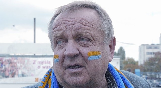 Władysław Komarnicki ma 65 lat. Żonaty, dwoje dzieci, czworo wnuków. Stworzył firmę budowlaną Interbud-West i kilka innych. Marszałek Lubuskiego Sejmiku Gospodarczego.