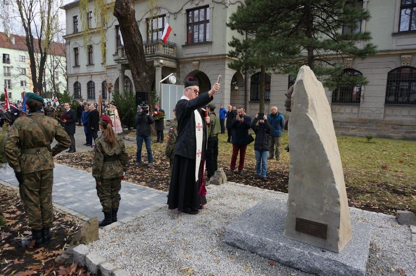 W Żywcu odsłonięto popiersie Józefa Piłsudskiego [ZDJĘCIA]