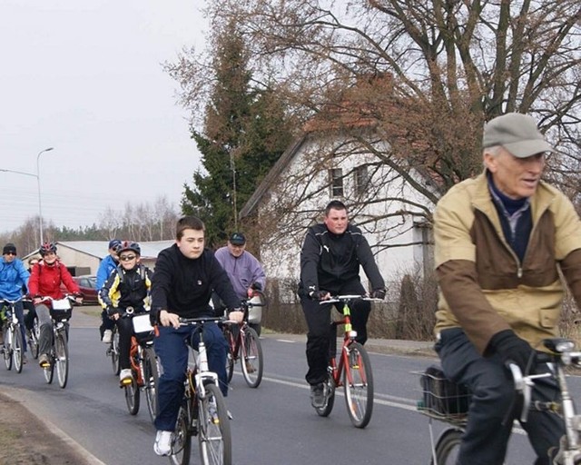 Rowerzyści jechali m.in. przez Biały Bór