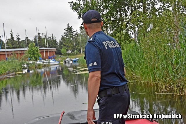 Policjanci kolejny raz apelują o zachowanie rozsądku w czasie wypoczynku nad wodą.