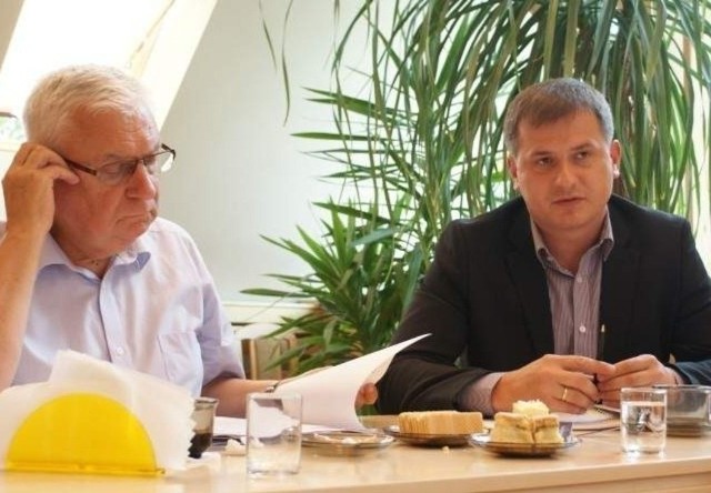 Z lewej Stefan Milewski z Pomorskiej Specjalnej Strefy Ekonomicznej oraz Michał Skowron z Euronitu