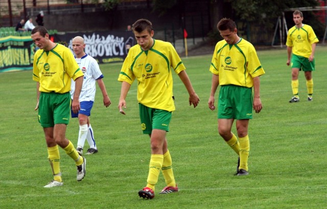 Nie popisali się w ostatnim meczu sezonu piłkarze Siarki Tarnobrzeg przegrywając z ostatnią drużyną tabeli.
