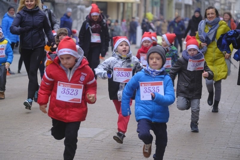 Festiwal Biegów Świętych Mikołajów - pierwsze były dzieci! [ZDJĘCIA]