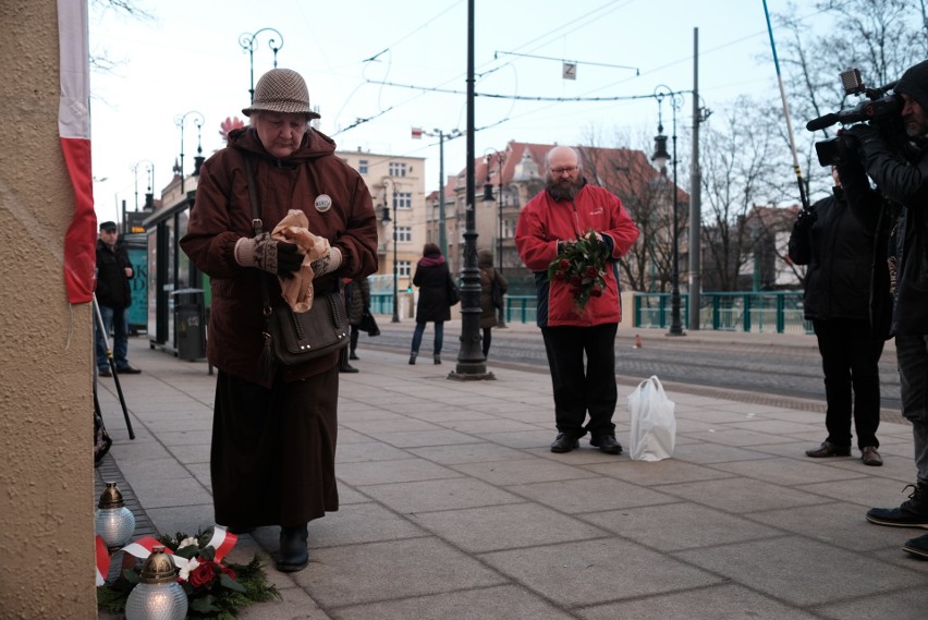 Poznań: Pamiętają o dziennikarzu Głosu zabitym przez ZOMO...