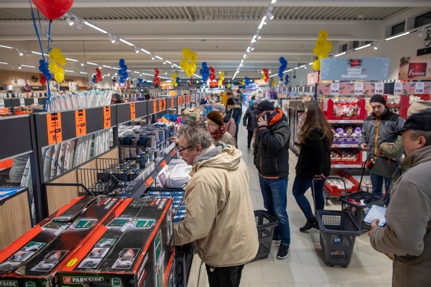 Od marca pracownicy sklepów LIDL mają dostać podwyżki, które...