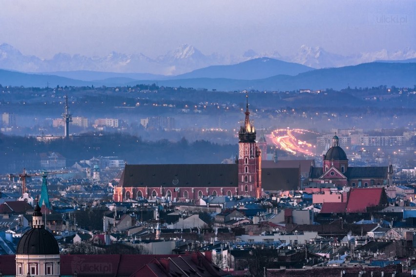 "Samolot lądujący w Tatrach". Niesamowite zdjęcie krakowskiego fotografa