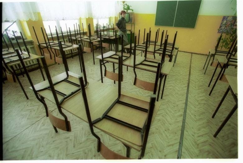 Czy 10 lutego w szkołach będą puste ławki?