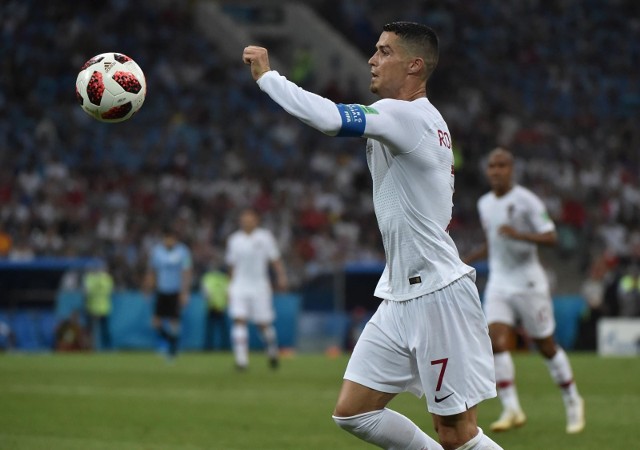 Portugalczyk Cristiano Ronaldo w sobotnim meczu z Urugwajem
