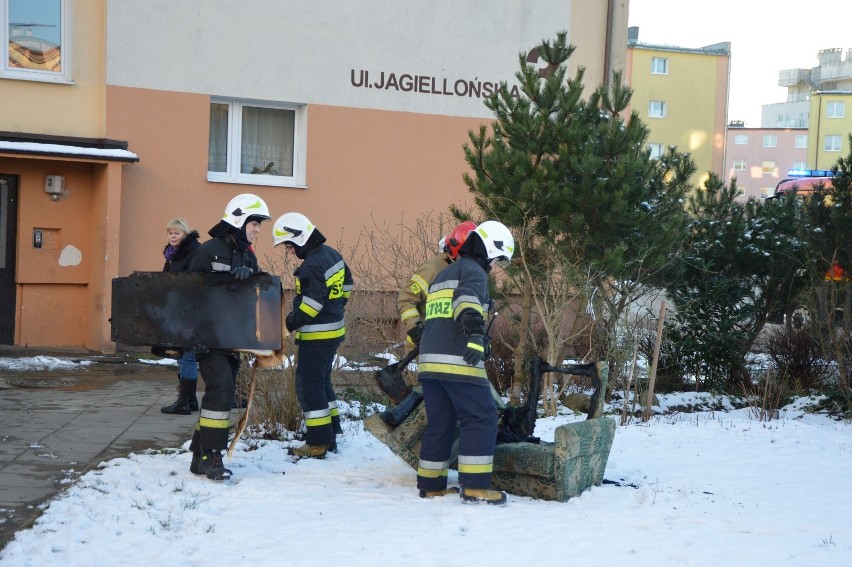 Tragedia w Lęborku. W pożarze przy ulicy Jagiellońskiej zginęły dwie starsze osoby