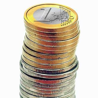 1 stycznia 2002 r., w ciągu jednej nocy wycofano waluty 12 krajów UE i zastąpiono je euro