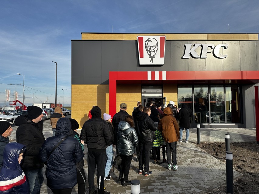 KFC otwarto w piątek, 29 grudnia o godzinie 12.
