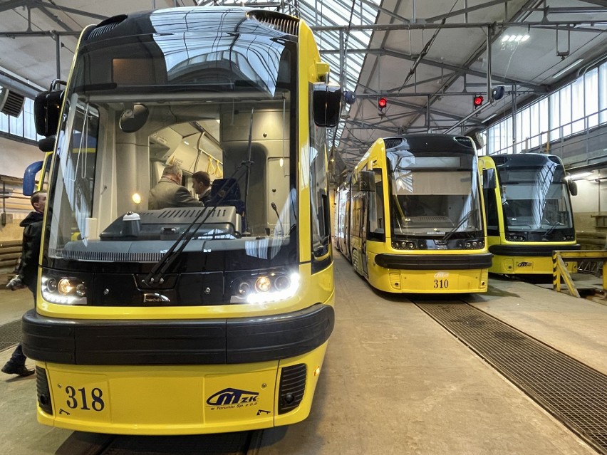 Pierwszy nowy tramwaj Swing już w Toruniu. PESA rozpoczęła dostawy trzy miesiące przed terminem 