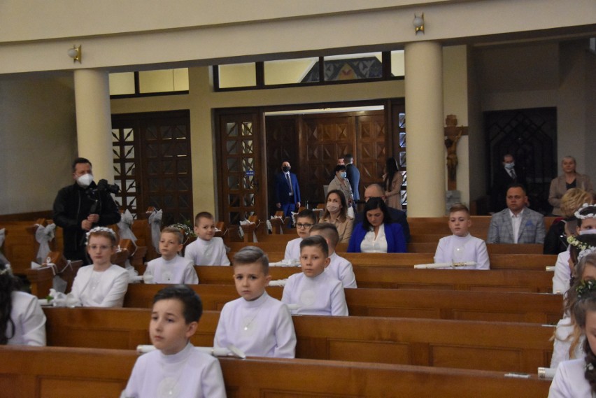 Pierwsza Komunia Święta w kościele w Myszkowie Mijaczowie