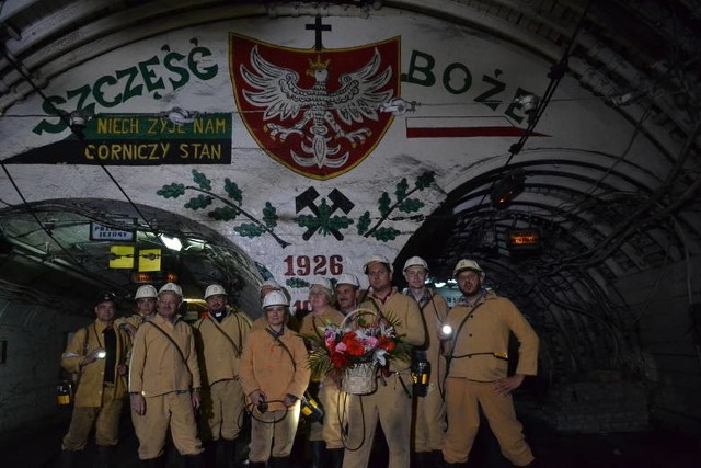 Tuż przed Bożym Narodzeniem  zakończyło się zasypywanie szybów ostatniej kopalni w Zagłębiu - KWK Kazimierz-Juliusz