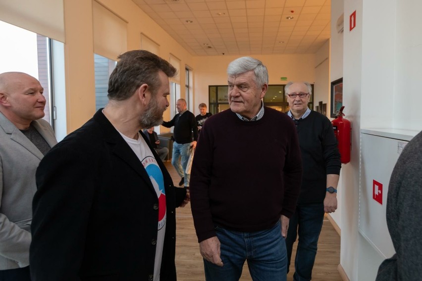 Na zdjęciu drugi od lewej Jarosław Pijarowski, organizator...
