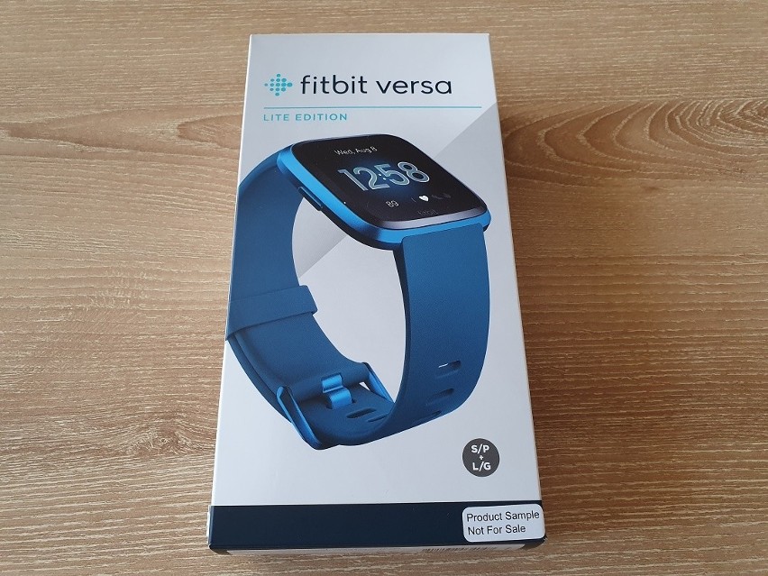 Fitbit Versa Lite Edition, czyli najtańszy smartwatch w ofercie amerykańskiego producenta. Jaka jest „odchudzona” wersja popularnej Versy?