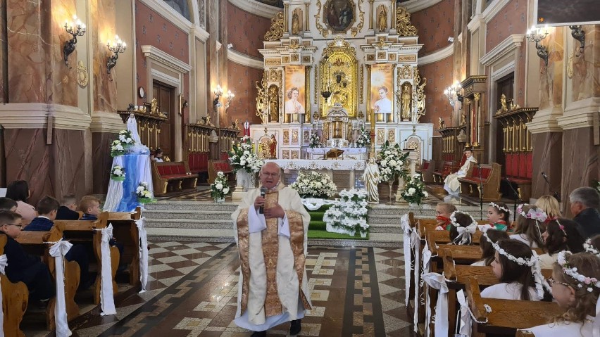 Rocznicowa Komunia Święta w parafii pw. Świętego Ducha w Kadzidle, 22.05.2022. Zdjęcia